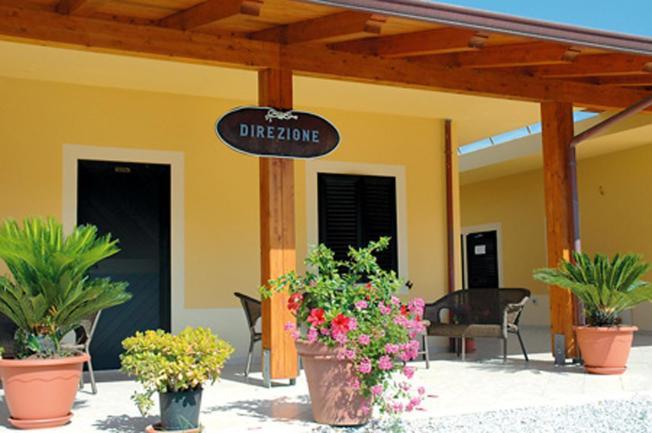 赞布隆内Residenza Marinella公寓式酒店 外观 照片